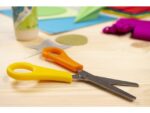 Schaar Westcott  Kids 13cm LH kunstst. ronde punt geel/     oranje in zak