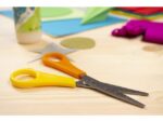 Schaar Westcott  Kids 13cm LH kunstst. spitse punt geel/    oranje in zak