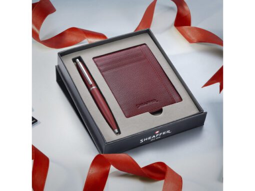Balpen giftset Sheaffer VFM 9403 Excessive red chrome       plated met creditcardhouder scarlet blaze