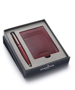 Balpen giftset Sheaffer VFM 9403 Excessive red chrome       plated met creditcardhouder scarlet blaze