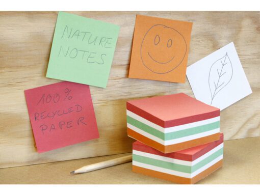 Info notes 75x75mm assorti recycled doos 2x a 400 vel