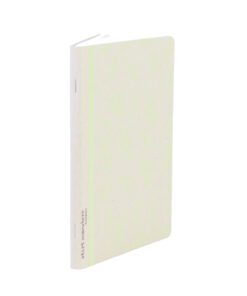 Schrift ECOLOGIQUE. Formaat A4 geniet met ecocover. Inhoud 48 vel 90 grams papier met lijn. De Ecologique serie bestaat uit zorgvuldig geselecteerde materialen om de CO2-voetdruk te verkleinen. Het papier en karton is gerecycled of recyclebaar en de gebruikte inkten zijn op waterbasis en zo natuurlijk mogelijk. Krimp a 2 stuks kleuren blauw en groen.
