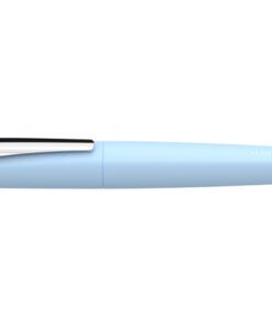 Vulpen in houderkleur Ice Blue met een minimalistisch ontwerp en mat oppervlak. Milieuvriendelijk en grondstofbesparend doordat houder en dop gemaakt zijn van 58% gerecycled kunststof. Voorzien van ergonomisch rubberen greepprofiel met hoogwaardige roestvrijstalen penpunt met iridium punt in schrijfdikte medium (M). De dop heeft een stevige metalen clip. De vulpen is uitgerust met één inktpatroon in koningsblauw - uitwisbaar. Geschikt voor standaard inktpatronen. De vulpen is geschikt voor zowel rechts- als linkshandigen.