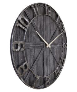 De grote NeXtime "York" wandklok (Ø 50cm) is een ware blikvanger en maakt een groot statement in elke kamer. De zwarte robuuste wijzerplaat is gemaakt van écht hout wat elke klok uniek maakt. De klok heeft klassieke witte wijzers en grote metalen index cijfers die het klokkijken zelfs van verre afstand makkelijk maakt. Deze klok is stil (dus erg geschikt voor de slaapkamer) en werkt op 1x AA batterij (niet inbegrepen)