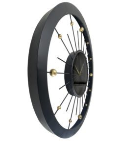 eigentijds statement laat zien. Het minimalistische ontwerp en de contrasterende kleuren maken het een opvallend stuk in elke moderne inrichting. Deze klok werkt op 1 x AA-batterij (niet meegeleverd).
