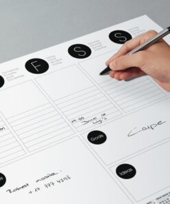 7cm). Inhoud 30 vel afscheurbaar en beschrijfbaar 80 grams papier met een actuele 2-jaren kalender. Taal NL/FR/D/GB. De stevige kartonnen rug met verlijming aan de onderkant en gedeeltelijk aan de bovenkant voorkomen dat de hoeken omknikken. Kalender 2026/2027.