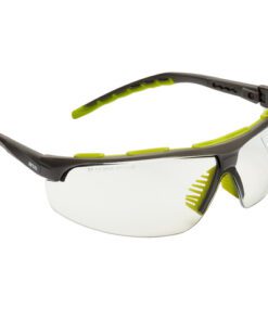 De Arco Halo KNT veiligheidsbril is een lichtgewicht wraparound model met gebogen polycarbonaat lenzen voor brede oogbescherming zonder visuele afleiding. Het ontwerp biedt comfort en goed zicht tijdens uiteenlopende werkzaamheden.De bril is voorzien van volledig verstelbare pootjes en een zachte browguard die helpt vuil en stof tegen te houden. De heldere lens is geschikt voor diverse werkomgevingen en beschikt over anti-scratch en anti-fog eigenschappen. Biedt 99% UV-bescherming en bescherming tegen lage-energie impact. Geschikt voor professioneel gebruik en team- of bulkbestellingen.