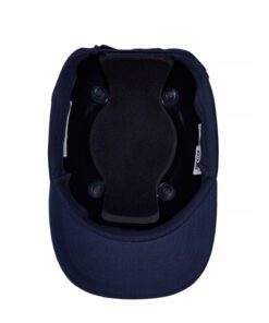 De Arco Bump veiligheidspet is een baseball-stijl bump cap die bescherming biedt tegen lichte stoten en schrammen van laaghangende objecten zoals balken en leidingen. Geschikt voor werkzaamheden waar geen risico op vallende objecten aanwezig is.De pet is gemaakt van katoen met Lycra voor een comfortabele pasvorm en voorzien van mesh ventilatieopeningen aan de zijkanten voor extra luchtcirculatie. Een foam zweetband verhoogt het draagcomfort bij langdurig gebruik. De voorzijde is geschikt voor bedrukking of borduring en de cover is machinewasbaar. Gecertificeerd volgens EN 812:2012 en geschikt voor professioneel gebruik bij temperaturen tot ?30 °C.