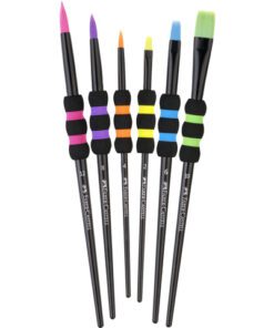 of het nu op school of thuis is. De set bevat zes penselen in verschillende maten (2