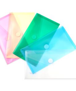 De enveloptas van Foldersys in liggend 110x220mm formaat heeft een klittenbandslot voor snelle sluiting en opening. Het documentvak is geschikt voor 50 vellen papier en het transparante materiaal geeft direct inzicht naar de inhoud. Perfect voor intensief gebruik op kantoor