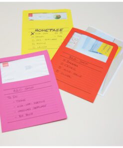 een gelinieerd ontwerp en een kijkvenster