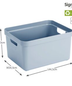 De Sigma Home opbergbox zorgt voor rust en overzicht in het huishouden. Het praktische formaat van 32 liter maakt hem ideaal voor het opbergen van dagelijkse spullen. De box is gemaakt van gerecycled plastic en zijn met los verkrijgbare deksel perfect stapelbaar.