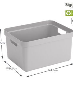 De Sigma Home opbergbox zorgt voor rust en overzicht in het huishouden. Het praktische formaat van 32 liter maakt hem ideaal voor het opbergen van dagelijkse spullen. De box is gemaakt van gerecycled plastic en zijn met los verkrijgbare deksel perfect stapelbaar.