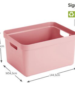 De Sigma Home opbergbox zorgt voor rust en overzicht in het huishouden. Het praktische formaat van 32 liter maakt hem ideaal voor het opbergen van dagelijkse spullen. De box is gemaakt van gerecycled plastic en zijn met los verkrijgbare deksel perfect stapelbaar.