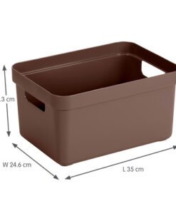 De Sigma Home opbergbox zorgt voor rust en overzicht in het huishouden. Het praktische formaat van 13 liter maakt hem ideaal voor het opbergen van dagelijkse spullen. De box is gemaakt van gerecycled plastic en zijn met los verkrijgbare deksel perfect stapelbaar.