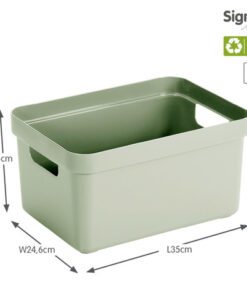 De Sigma Home opbergbox zorgt voor rust en overzicht in het huishouden. Het praktische formaat van 13 liter maakt hem ideaal voor het opbergen van dagelijkse spullen. De box is gemaakt van gerecycled plastic en zijn met los verkrijgbare deksel perfect stapelbaar.