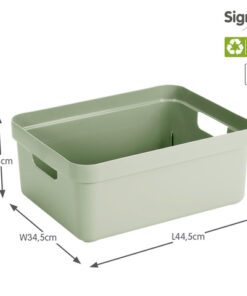 De Sigma Home opbergbox zorgt voor rust en overzicht in het huishouden. Het praktische formaat van 24 liter maakt hem ideaal voor het opbergen van dagelijkse spullen. De box is gemaakt van gerecycled plastic en zijn met los verkrijgbare deksel perfect stapelbaar.