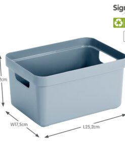 De Sigma Home opbergbox zorgt voor rust en overzicht in het huishouden. Het praktische formaat van 5 liter maakt hem ideaal voor het opbergen van dagelijkse spullen. De box is gemaakt van gerecycled plastic en zijn met los verkrijgbare deksel perfect stapelbaar.